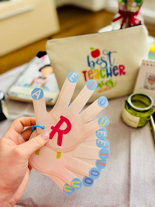 Mânuțe care învață să vorbească